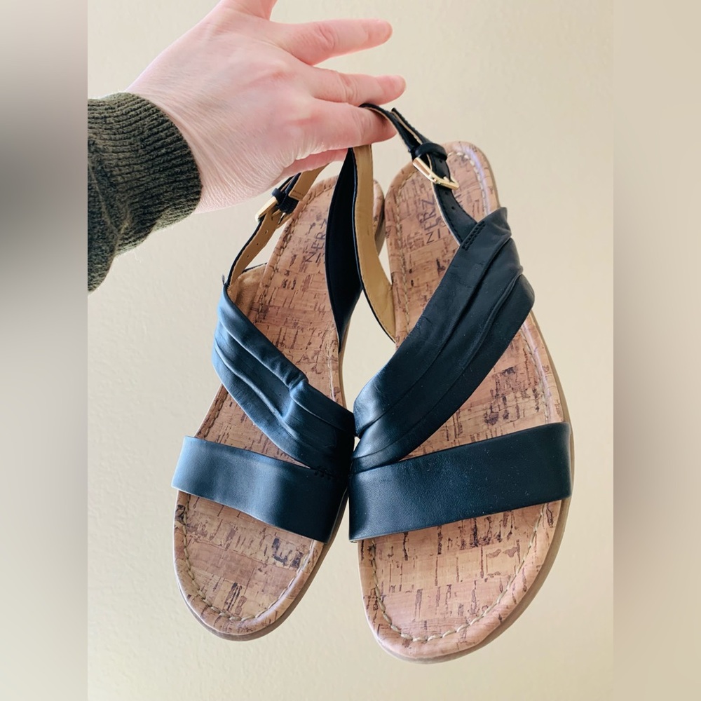 Naturalizer black leather strap sandals - 7.5